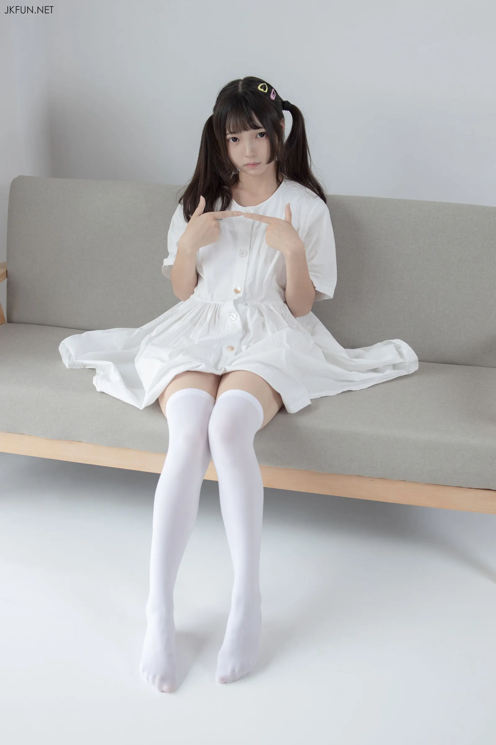 惊人的亚洲吹牛的工作